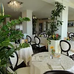 فندق Orchidea تّشيرفييا