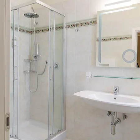 Orchidea 3* تّشيرفييا